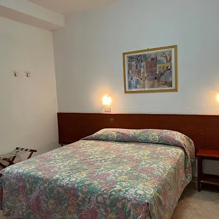 Eden Apartment *